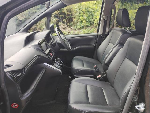 エスクァイア ハイブリッドGi ETC スマートキー Bluetooth 両側電動スライドドア 車両接近通報装置 バックモニター シートヒーター サンシェード フリップダウンモニター(10枚目)