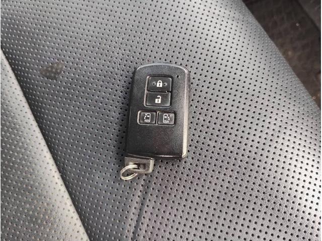 エスクァイア ハイブリッドGi ETC スマートキー Bluetooth 両側電動スライドドア 車両接近通報装置 バックモニター シートヒーター サンシェード フリップダウンモニター(31枚目)