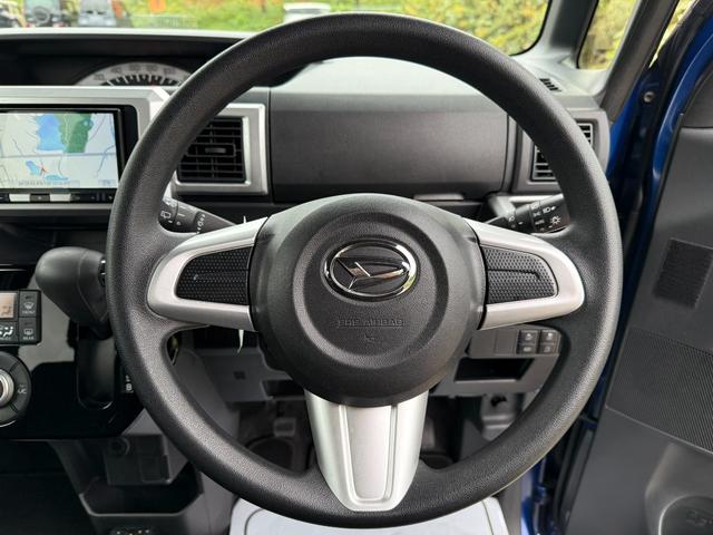 ステアリング◎　車で触れる機会の多いハンドルですが、クリーニング済みで使用感も少なく綺麗ですよ（＾＾）／高さ調整できる車種ではそれぞれに合わせて使用可能です．