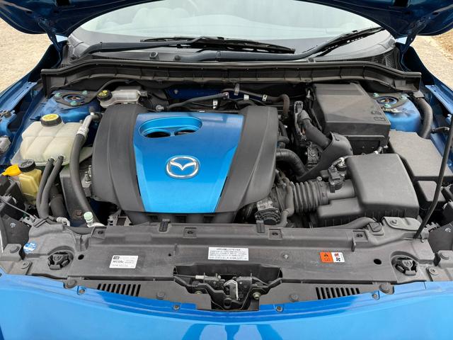 エンジンルーム内、比較的綺麗に保たれています。また納車前にエンジンルーム内の簡易清掃をさせて頂きますので、綺麗な状態でご納車させて頂きます！ご質問はお気軽にお問い合わせからお申し付けください。