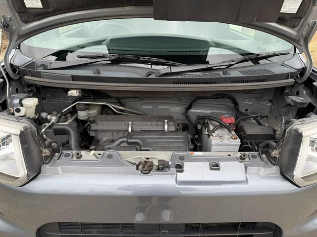 エンジンルーム内、比較的綺麗に保たれています。また納車前にエンジンルーム内の簡易清掃をさせて頂きますので、綺麗な状態でご納車させて頂きます！ご質問はお気軽にお問い合わせからお申し付けください。