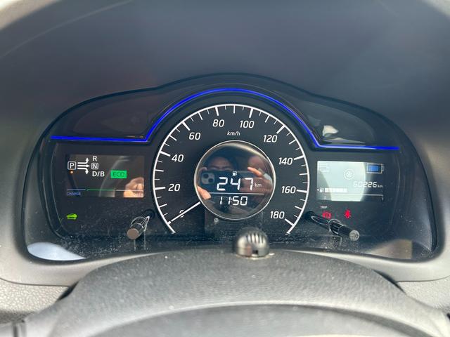 ノート e-パワー メダリスト プッシュスタート パワーウィンドウ 電動格納ミラー オートエアコン ETC スマートキー(13枚目)