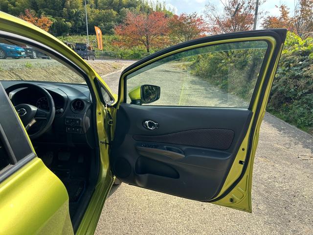 ノート e-パワー メダリスト プッシュスタート パワーウィンドウ 電動格納ミラー オートエアコン ETC スマートキー(35枚目)