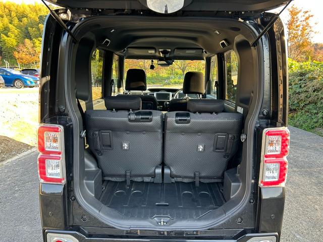 リアゲート内　広く使って頂けます　シートアレンジ次第で遊び・通勤・送り迎え・買い物と自由が広がります！荷物の積み下ろしもラクラクです♪