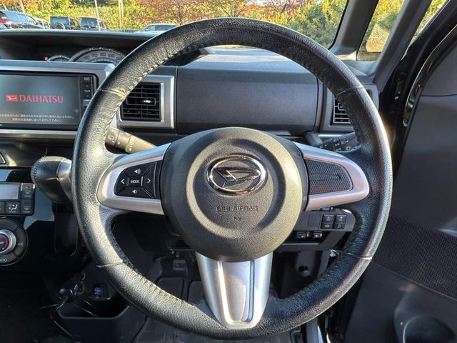 ステアリング◎　車で触れる機会の多いハンドルですが、クリーニング済みで使用感も少なく綺麗ですよ（＾＾）／高さ調整できる車種ではそれぞれに合わせて使用可能です．