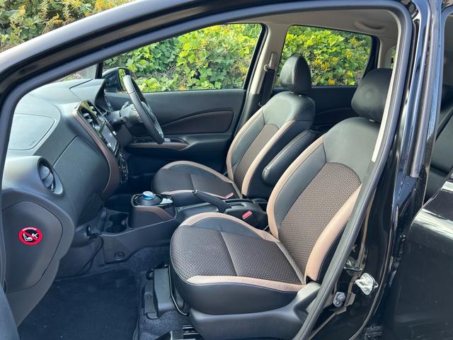 ノート e-パワー メダリスト H30ノートeパワーメダリスト Bluetooth バックカメラ プッシュスタート パワーウィンドウ オートエアコン オートライト 障害物センサー 衝突被害軽減ブレーキ レーンキープアシスト横滑り防止(10枚目)