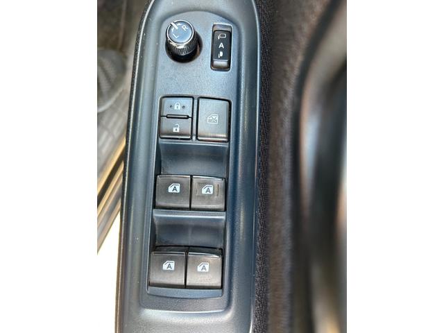 ノア 　オートライト　オートエアコン　スマートキー　両側電動スライドドア　プッシュスタート　障害物センサー　パワーウインドウ　Ｂｌｕｅｔｏｏｔｈ（27枚目）