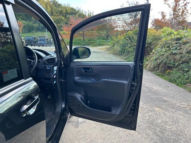 ノア 　オートライト　オートエアコン　スマートキー　両側電動スライドドア　プッシュスタート　障害物センサー　パワーウインドウ　Ｂｌｕｅｔｏｏｔｈ（45枚目）