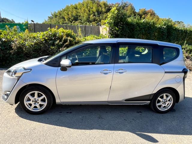 総額価格には自動車税・リサイクル料金・車検整備付き車両には自賠責保険料・重量税・印紙代等の法定費用がすべて含まれております！登録が管轄地域外の場合は別途登録料が発生いたします。