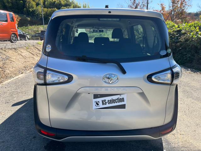 安心の徹底クリーニング　シート下などの見えにくい部分までしっかりと清掃を実施！徹底した品質管理の下、気持ちの良い車選びをお約束します！