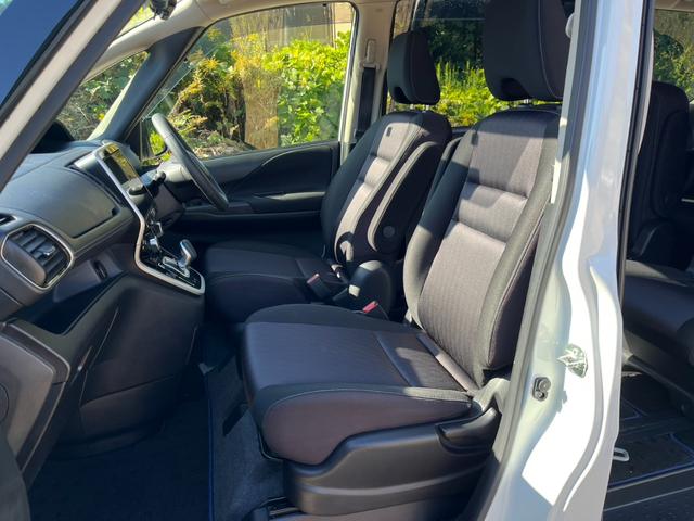 セレナ e-パワー ハイウェイスターV 全周囲カメラ バックカメラ パーキングアシストレーン 両側電動スライドドア ステアリングヒーター Bluetooth 衝突被害軽減ブレーキ 横滑り防止 インテリジェントルームミラー(11枚目)