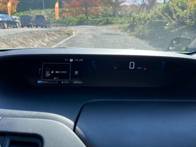 セレナ e-パワー ハイウェイスターV 全周囲カメラ バックカメラ パーキングアシストレーン 両側電動スライドドア ステアリングヒーター Bluetooth 衝突被害軽減ブレーキ 横滑り防止 インテリジェントルームミラー(19枚目)