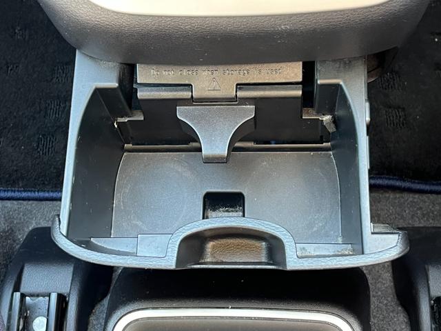 セレナ e-パワー ハイウェイスターV 全周囲カメラ バックカメラ パーキングアシストレーン 両側電動スライドドア ステアリングヒーター Bluetooth 衝突被害軽減ブレーキ 横滑り防止 インテリジェントルームミラー(33枚目)