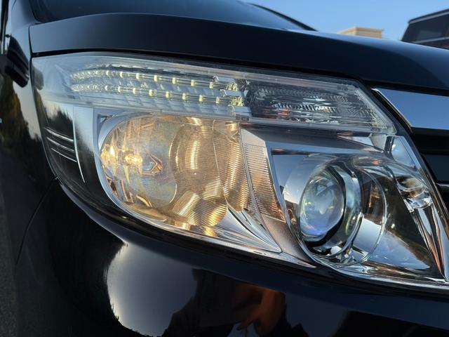 ＨＩＤヘッドライト　ハロゲンの白熱バルブの同に比べて明るく、また消費電力が低いため、発熱も少ない性質です