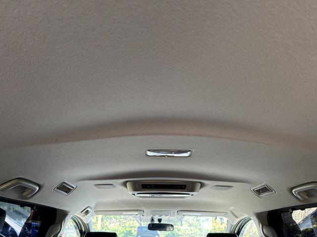 天井周りシミや汚れなど無く、比較的綺麗に保たれています！