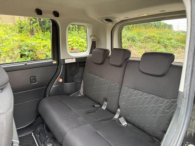 広々とした２列目シートは居住性が高く、居心地も快適！友達や家族とのお出かけにぴったりです。ベビーシートやチャイルドシート使用時も快適にお過ごしいただける十分な空間を確保しています！