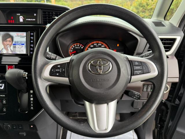 ステアリング◎　車で触れる機会の多いハンドルですが、クリーニング済みで使用感も少なく綺麗ですよ（＾＾）／高さ調整できる車種ではそれぞれに合わせて使用可能です．