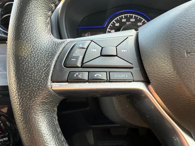 ノート ｅ－パワー　メダリスト　スマートキー　オートライト　オートエアコン　衝突被害軽減ブレーキ　横滑り防止　レーンキープアシスト　デジタルインナーミラー　プッシュスタート（20枚目）