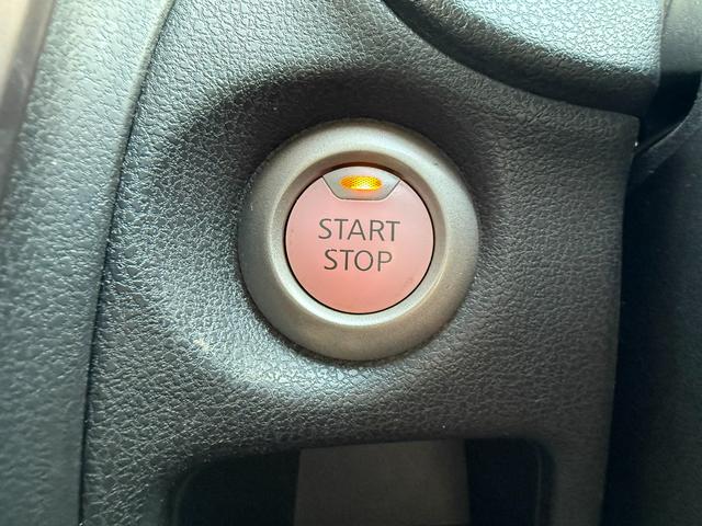 ノート ｅ－パワー　メダリスト　スマートキー　オートライト　オートエアコン　衝突被害軽減ブレーキ　横滑り防止　レーンキープアシスト　デジタルインナーミラー　プッシュスタート（21枚目）
