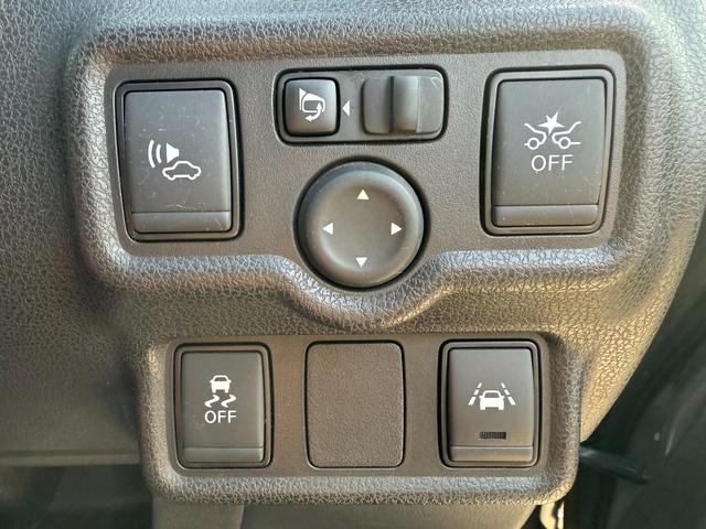 ノート ｅ－パワー　メダリスト　スマートキー　オートライト　オートエアコン　衝突被害軽減ブレーキ　横滑り防止　レーンキープアシスト　デジタルインナーミラー　プッシュスタート（22枚目）