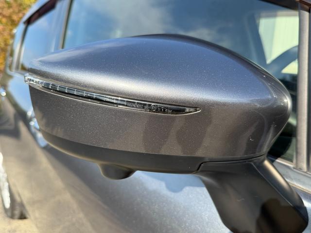 ノート ｅ－パワー　メダリスト　スマートキー　オートライト　オートエアコン　衝突被害軽減ブレーキ　横滑り防止　レーンキープアシスト　デジタルインナーミラー　プッシュスタート（39枚目）