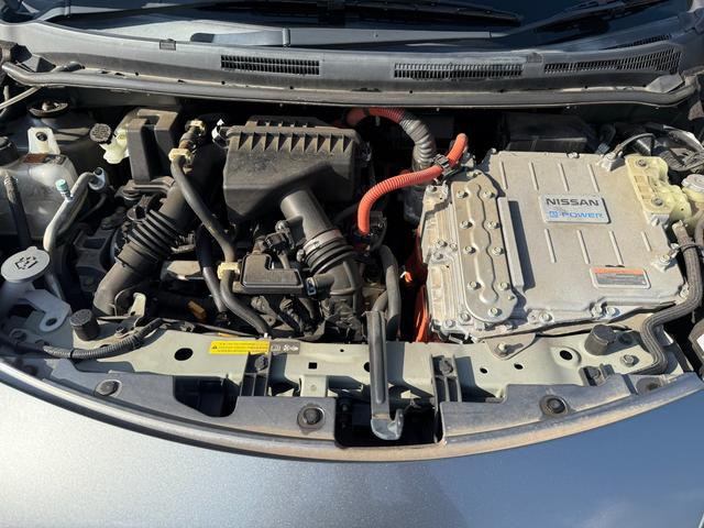 ノート ｅ－パワー　メダリスト　スマートキー　オートライト　オートエアコン　衝突被害軽減ブレーキ　横滑り防止　レーンキープアシスト　デジタルインナーミラー　プッシュスタート（40枚目）