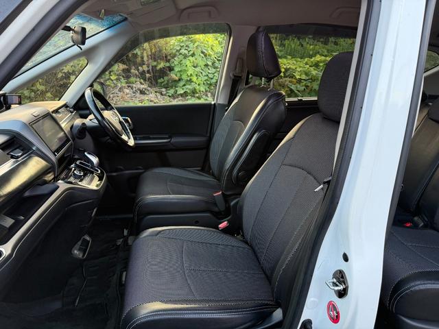 フリード＋ハイブリッド 　ハイブリッドＧホンダセンシングＣパッケージ　スマートキー　ＥＴＣ　ドライブレコーダー　両側電動スライドドア　横滑り防止　衝突被害軽減ブレーキ　バックモニター　サンシェード（10枚目）