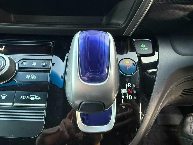 フリード＋ハイブリッド 　ハイブリッドＧホンダセンシングＣパッケージ　スマートキー　ＥＴＣ　ドライブレコーダー　両側電動スライドドア　横滑り防止　衝突被害軽減ブレーキ　バックモニター　サンシェード（21枚目）