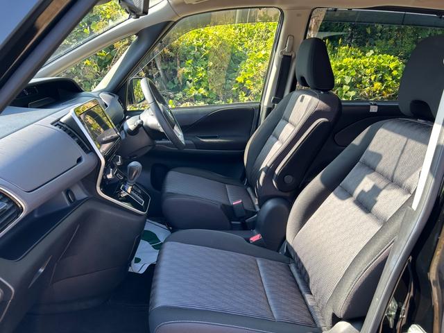 セレナ ハイウェイスターV スマートキー ETC 両側電動スライドドア フリップダウンモニター フルセグTV オートライト オートエアコン 純正ステアリング(10枚目)