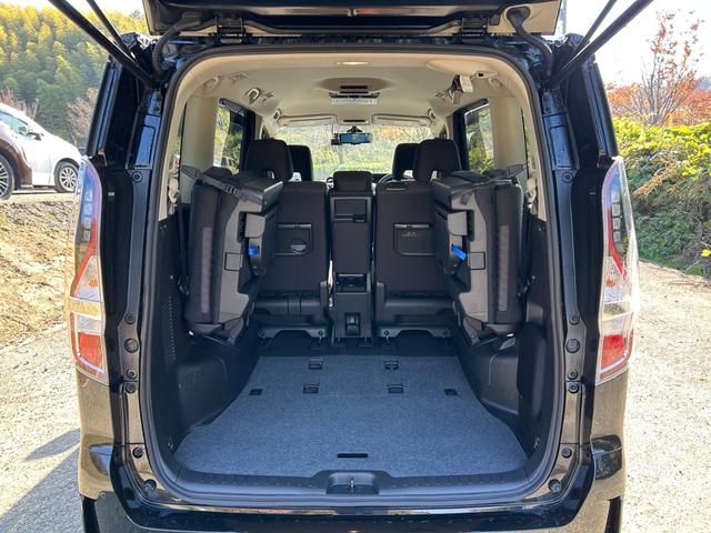 セレナ ハイウェイスターV スマートキー ETC 両側電動スライドドア フリップダウンモニター フルセグTV オートライト オートエアコン 純正ステアリング(13枚目)