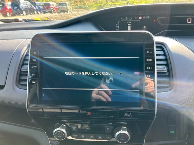 セレナ ハイウェイスターV スマートキー ETC 両側電動スライドドア フリップダウンモニター フルセグTV オートライト オートエアコン 純正ステアリング(18枚目)