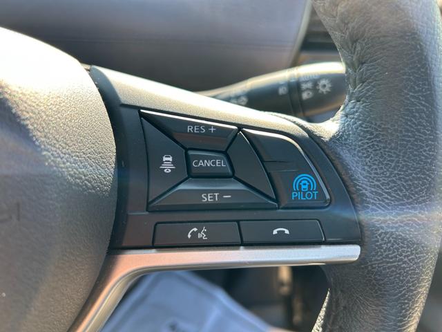 セレナ ハイウェイスターV スマートキー ETC 両側電動スライドドア フリップダウンモニター フルセグTV オートライト オートエアコン 純正ステアリング(22枚目)