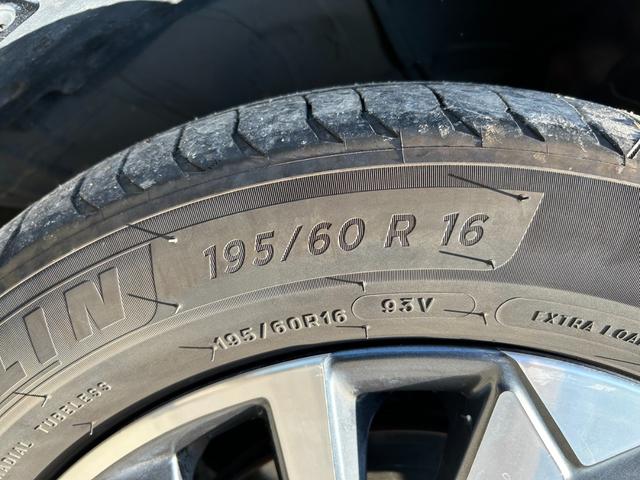 セレナ ハイウェイスターV スマートキー ETC 両側電動スライドドア フリップダウンモニター フルセグTV オートライト オートエアコン 純正ステアリング(43枚目)