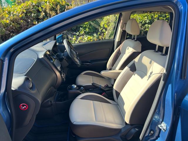 ノート ｅ－パワー　メダリスト　全周囲カメラ　バックカメラ　障害物センサー　衝突被害軽減ブレーキ　横滑り防止　レーンキープアシスト　スマートキー　オートエアコン　オートライト（10枚目）