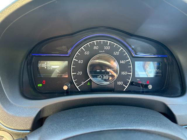 ノート ｅ－パワー　メダリスト　全周囲カメラ　バックカメラ　障害物センサー　衝突被害軽減ブレーキ　横滑り防止　レーンキープアシスト　スマートキー　オートエアコン　オートライト（17枚目）