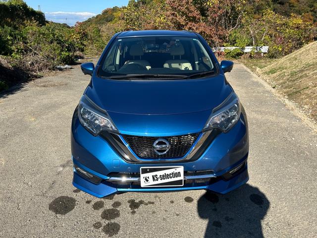 ノート ｅ－パワー　メダリスト　全周囲カメラ　バックカメラ　障害物センサー　衝突被害軽減ブレーキ　横滑り防止　レーンキープアシスト　スマートキー　オートエアコン　オートライト（32枚目）