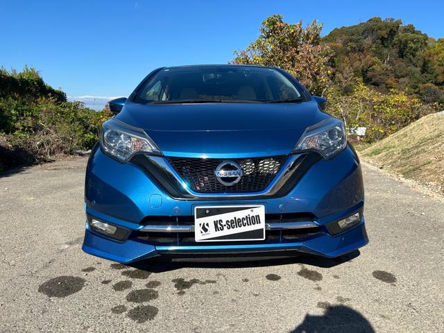 ノート ｅ－パワー　メダリスト　全周囲カメラ　バックカメラ　障害物センサー　衝突被害軽減ブレーキ　横滑り防止　レーンキープアシスト　スマートキー　オートエアコン　オートライト（33枚目）