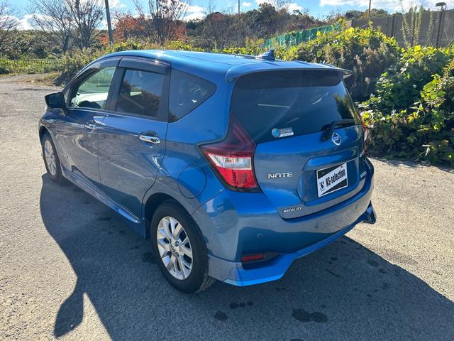 ノート ｅ－パワー　メダリスト　全周囲カメラ　バックカメラ　障害物センサー　衝突被害軽減ブレーキ　横滑り防止　レーンキープアシスト　スマートキー　オートエアコン　オートライト（40枚目）