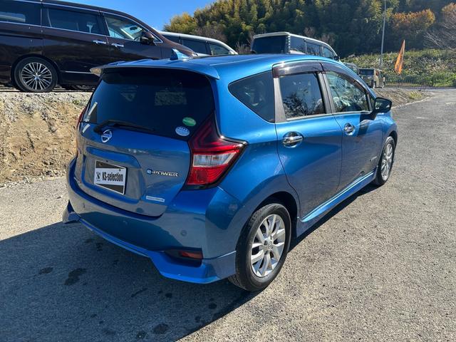 ノート ｅ－パワー　メダリスト　全周囲カメラ　バックカメラ　障害物センサー　衝突被害軽減ブレーキ　横滑り防止　レーンキープアシスト　スマートキー　オートエアコン　オートライト（42枚目）