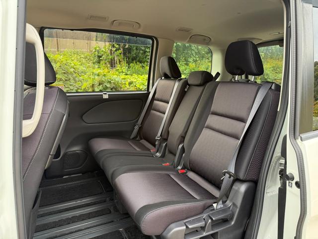 セレナ ハイウェイスター　スマートキー　ＥＴＣ　Ｂｌｕｅｔｏｏｔｈ　両側電動スライドドア　フリップダウンモニター　アラウンドビューモニター　サンシェード　横滑り防止　衝突被害軽減ブレーキ（11枚目）