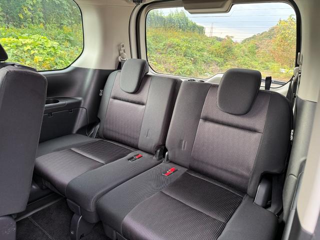 セレナ ハイウェイスター　スマートキー　ＥＴＣ　Ｂｌｕｅｔｏｏｔｈ　両側電動スライドドア　フリップダウンモニター　アラウンドビューモニター　サンシェード　横滑り防止　衝突被害軽減ブレーキ（12枚目）