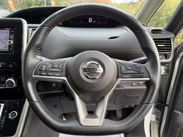 セレナ ハイウェイスター　スマートキー　ＥＴＣ　Ｂｌｕｅｔｏｏｔｈ　両側電動スライドドア　フリップダウンモニター　アラウンドビューモニター　サンシェード　横滑り防止　衝突被害軽減ブレーキ（16枚目）