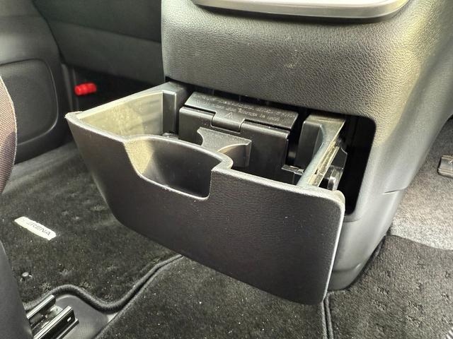 セレナ ハイウェイスター　スマートキー　ＥＴＣ　Ｂｌｕｅｔｏｏｔｈ　両側電動スライドドア　フリップダウンモニター　アラウンドビューモニター　サンシェード　横滑り防止　衝突被害軽減ブレーキ（29枚目）