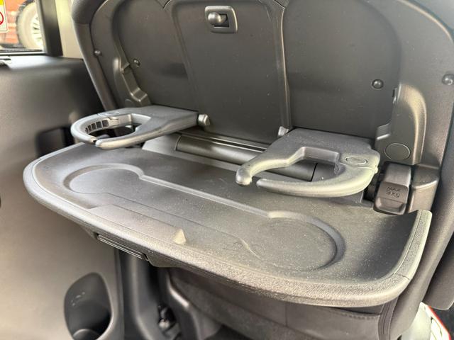 セレナ ハイウェイスター　スマートキー　ＥＴＣ　Ｂｌｕｅｔｏｏｔｈ　両側電動スライドドア　フリップダウンモニター　アラウンドビューモニター　サンシェード　横滑り防止　衝突被害軽減ブレーキ（35枚目）