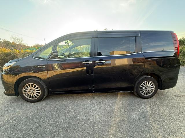 TOYOTA ESQUIRE HYBRID GI