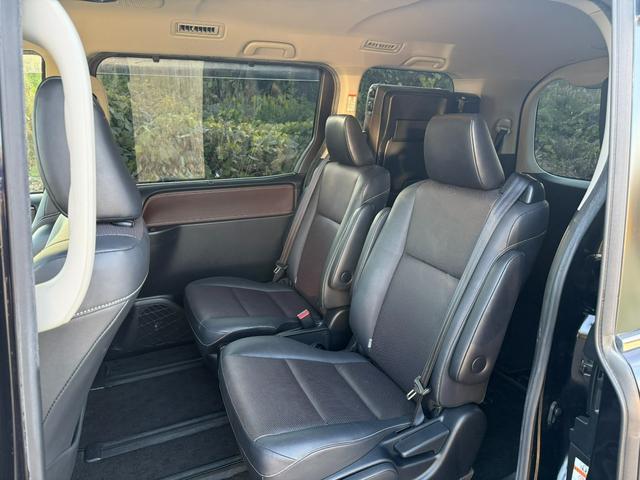 TOYOTA ESQUIRE HYBRID GI