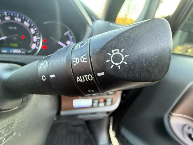 TOYOTA ESQUIRE HYBRID GI