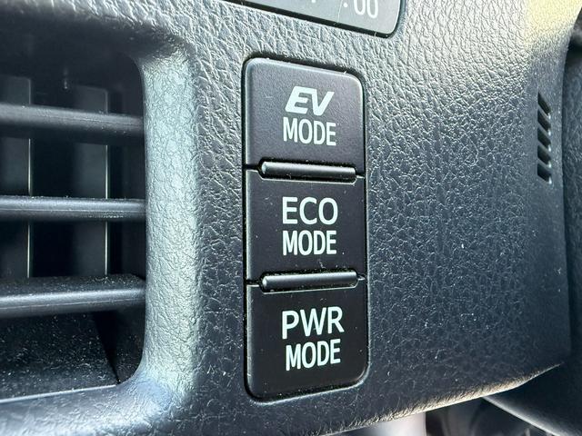 TOYOTA ESQUIRE HYBRID GI