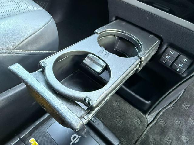 TOYOTA ESQUIRE HYBRID GI