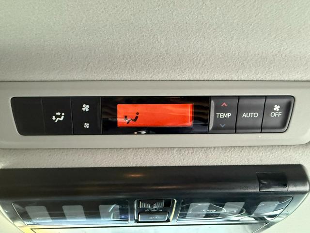 TOYOTA ESQUIRE HYBRID GI